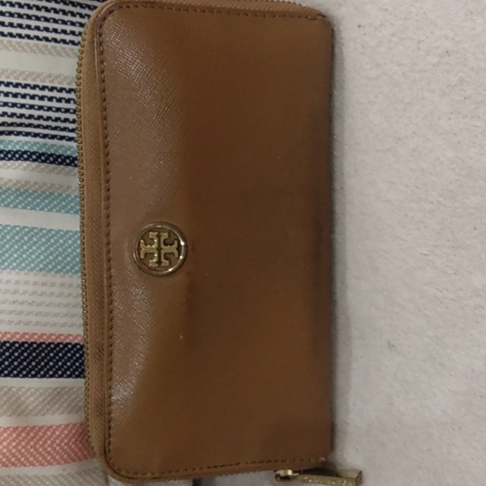 Tory burch wallet